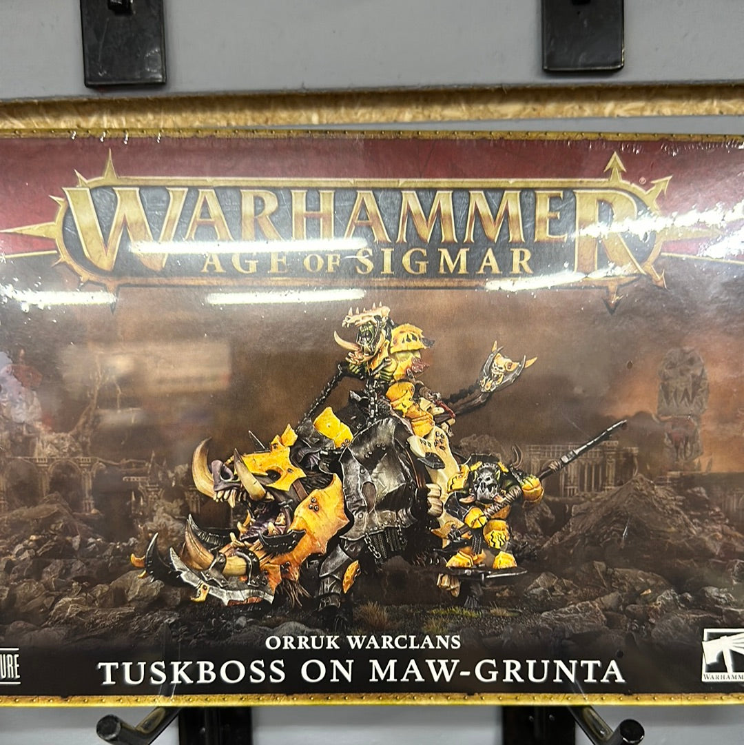 Warhammer Age of Sigmar: Orruk Warclans - Tuskboss on Maw-Grunta